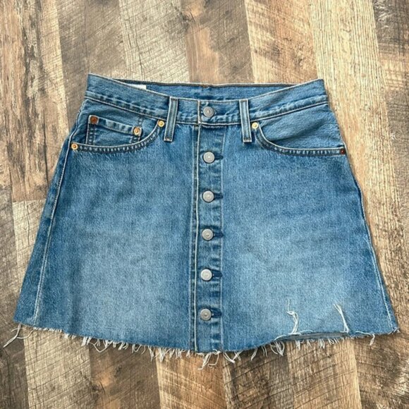 Levi’s Denim Button Skirt Size 27 - Picture 1 of 6
